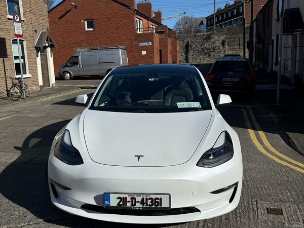 Tesla Model 3 Saloon, Electric, 2021, White