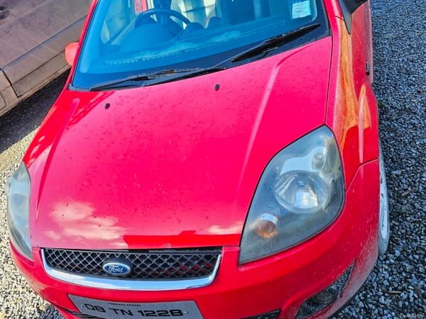 Ford Fiesta Hatchback, Petrol, 2008, Red