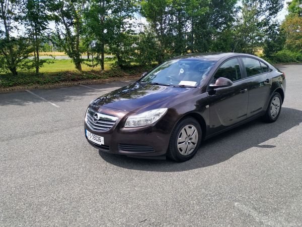 Opel Insignia Hatchback, Diesel, 2011, Brown