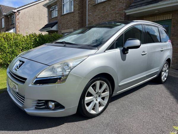 Peugeot 5008 MPV, Diesel, 2013, Silver
