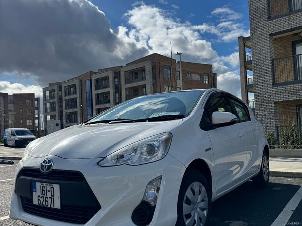 Toyota Aqua Hatchback, Petrol Hybrid, 2016, White