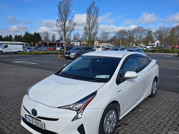 Toyota Prius Hatchback, Petrol Hybrid, 2017, White