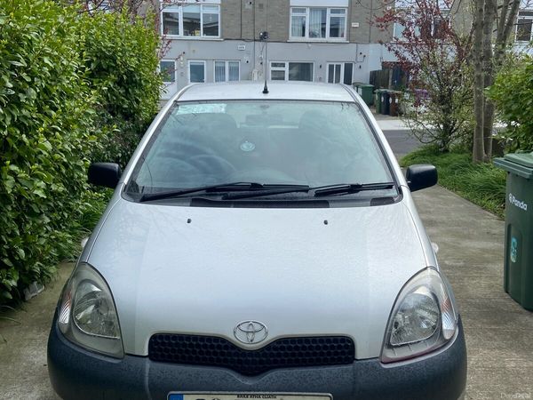 Toyota Yaris Hatchback, Petrol, 2003, Silver