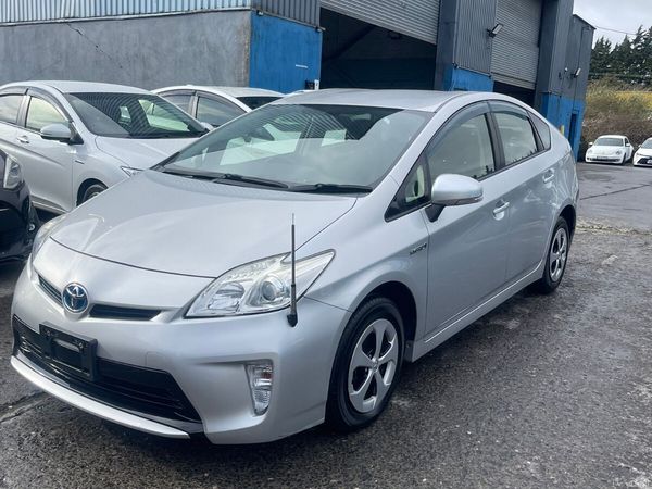 Toyota Prius Hatchback, Petrol Hybrid, 2016, Silver