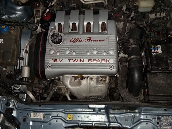 Alfa Romeo 147 Hatchback, Petrol, 2006, Blue