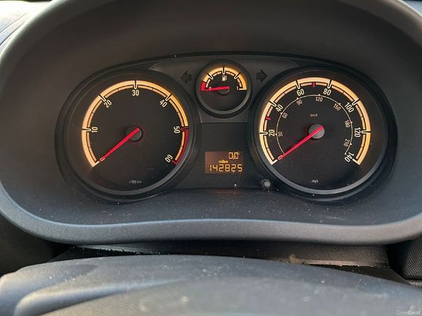 Vauxhall Corsa Hatchback, Diesel, 2010, White