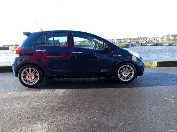 Toyota Yaris Hatchback, Petrol, 2010, Blue