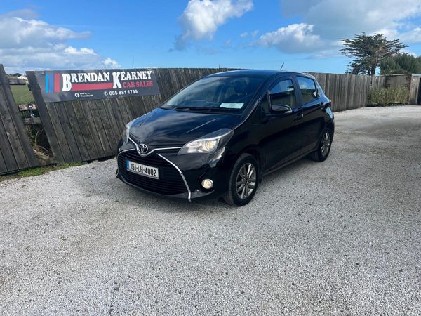 Toyota Yaris Hatchback, Petrol, 2015, Black