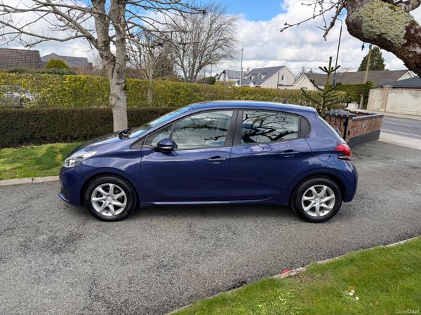 Peugeot 208 Hatchback, Petrol, 2016, Blue