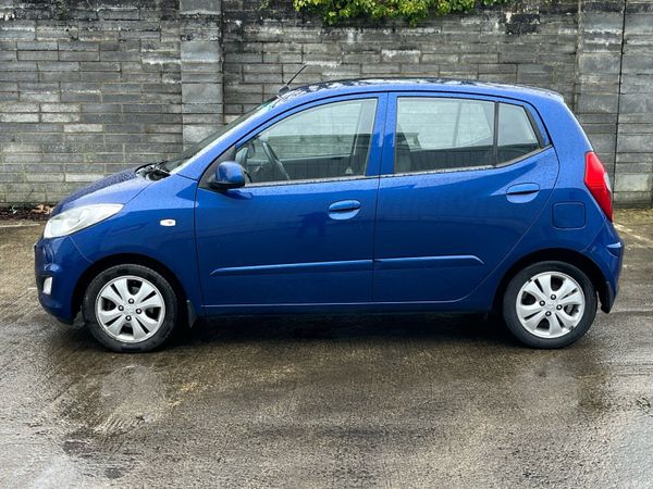 Hyundai i10 Hatchback, Petrol, 2012, Blue