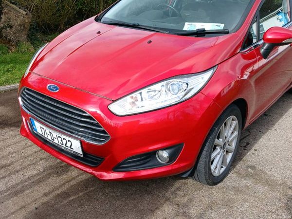 Ford Fiesta Hatchback, Petrol, 2017, Red