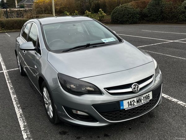 Vauxhall Astra Hatchback, Diesel, 2014, Silver