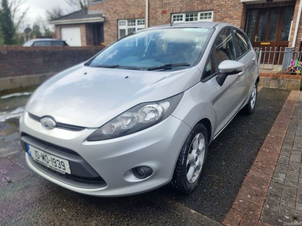 Ford Fiesta Hatchback, Diesel, 2010, Silver