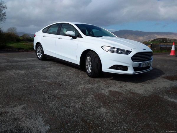 Ford Mondeo Hatchback, Diesel, 2017, White