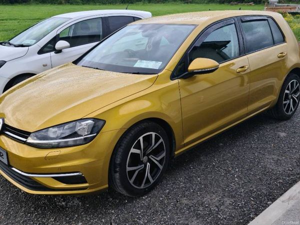 Volkswagen Golf Estate, Diesel, 2018, Yellow