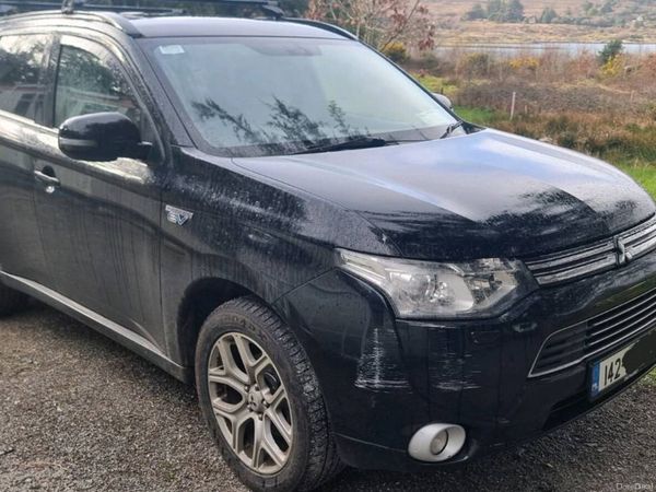 Mitsubishi Outlander SUV, Petrol Plug-in Hybrid, 2014, Black