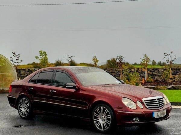 Mercedes-Benz E-Class Saloon, Diesel, 2007, Red