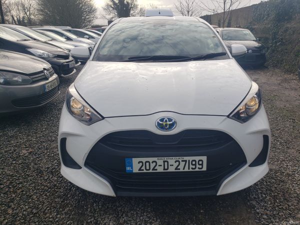 Toyota Yaris Hatchback, Petrol Hybrid, 2020, White