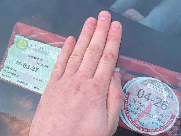 Nissan Qashqai+2 MPV, Diesel, 2012, Red