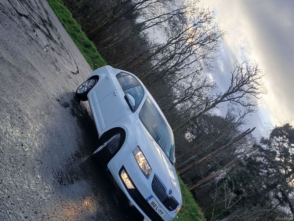 Skoda Octavia Saloon, Diesel, 2016, White