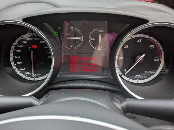 Alfa Romeo Giulietta Hatchback, Diesel, 2016, Red