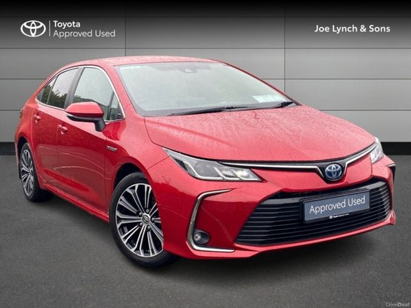 Toyota Corolla Saloon, Petrol Hybrid, 2021, Red