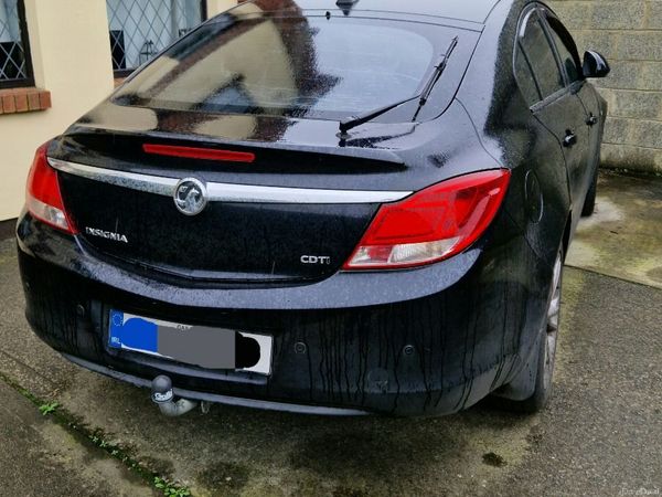 Vauxhall Insignia Hatchback, Diesel, 2013, Black