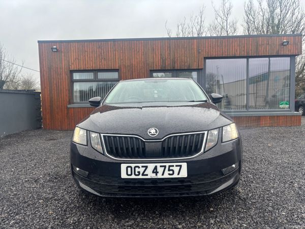 Skoda Octavia Hatchback, Diesel, 2019, Black
