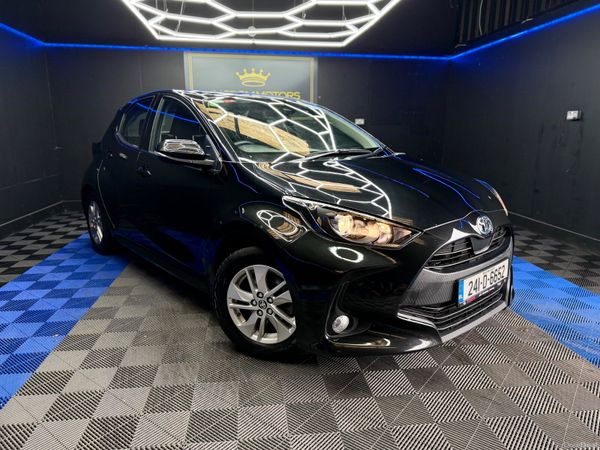 Toyota Yaris Hatchback, Petrol Hybrid, 2024, Black