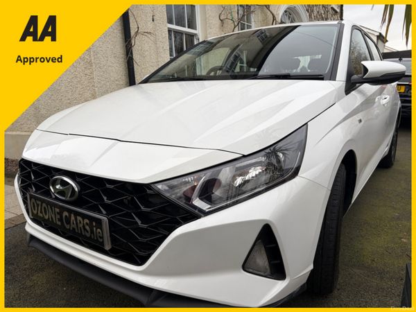 Hyundai i20 Hatchback, Petrol Hybrid, 2022, White