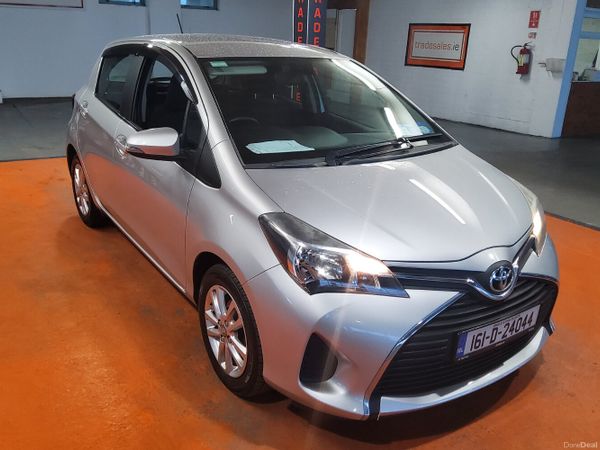Toyota Yaris Hatchback, Petrol, 2016, Silver