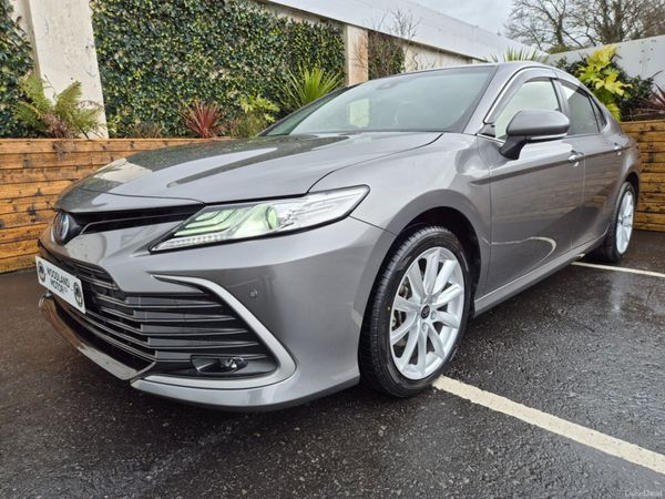 Toyota Camry Saloon, Petrol Hybrid, 2022, Grey