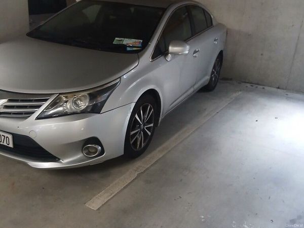 Toyota Avensis Saloon, Diesel, 2014, Silver