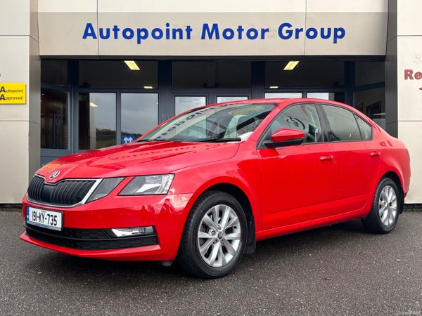 Skoda Octavia Hatchback, Petrol, 2019, Red