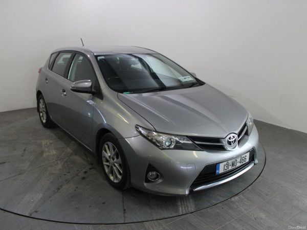 Toyota Auris Hatchback, Diesel, 2013, Grey