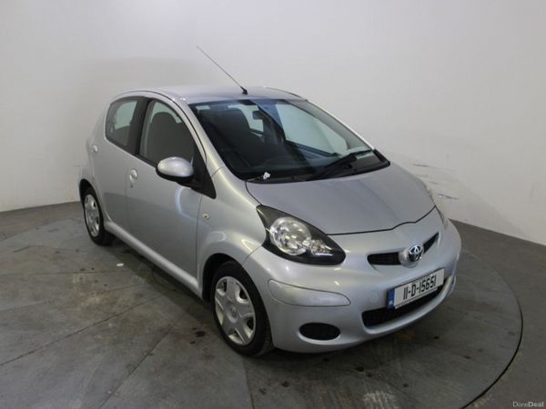 Toyota Aygo Hatchback, Petrol, 2011, Silver