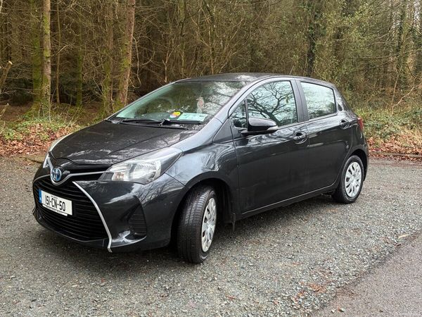Toyota Yaris Hatchback, Petrol, 2015, Black