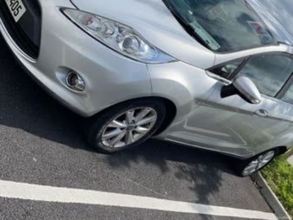 Ford Fiesta Hatchback, Diesel, 2010, Silver