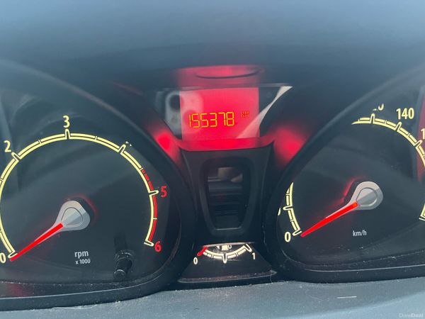 Ford Fiesta Hatchback, Diesel, 2010, Red