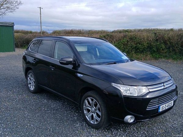 Mitsubishi Outlander SUV, Petrol Plug-in Hybrid, 2015, Black