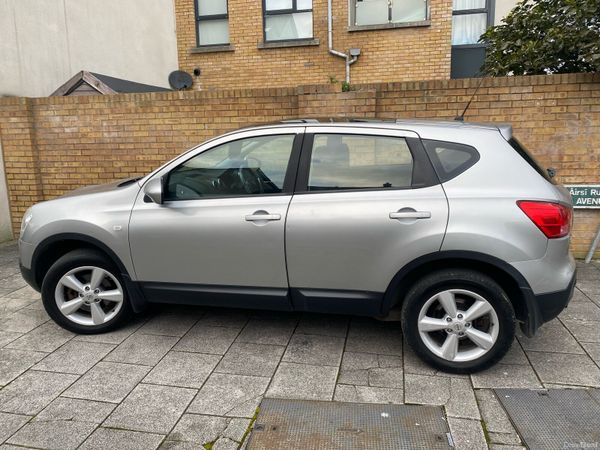 Nissan Qashqai Hatchback, Petrol, 2008, Silver