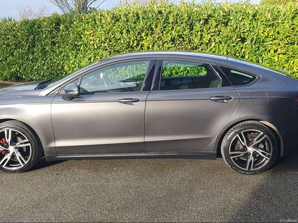 Ford Mondeo Hatchback, Diesel, 2015, Grey