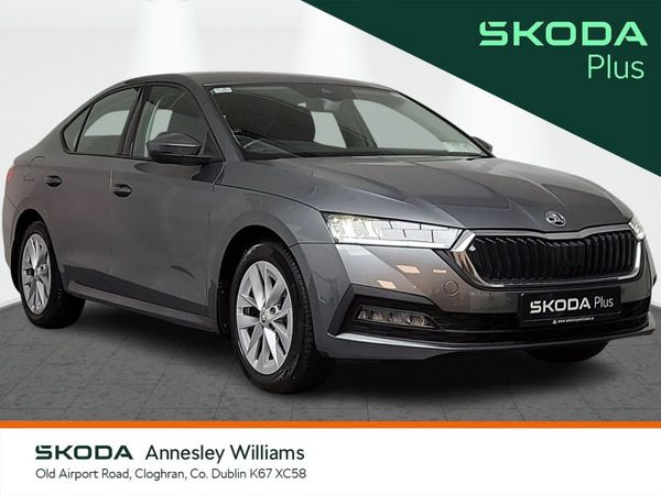 Skoda Octavia Saloon, Petrol, 2023, Grey