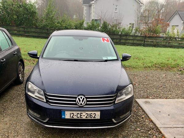 Volkswagen Passat Saloon, Diesel, 2012, Blue