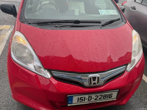 Honda Jazz Hatchback, Petrol, 2015, Red