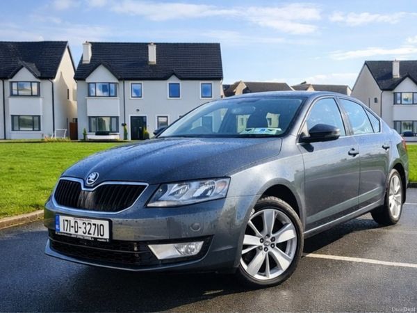 Skoda Octavia Saloon, Diesel, 2017, Grey