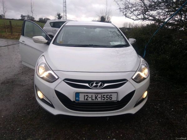 Hyundai i40 Saloon, Diesel, 2012, White
