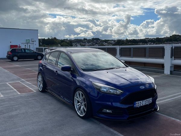 Ford Focus Hatchback, Petrol, 2015, Blue