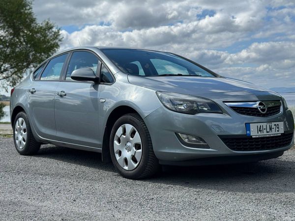 Opel Astra Saloon, Diesel, 2014, Grey
