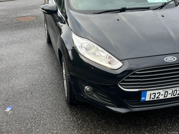 Ford Fiesta Hatchback, Petrol, 2013, Black